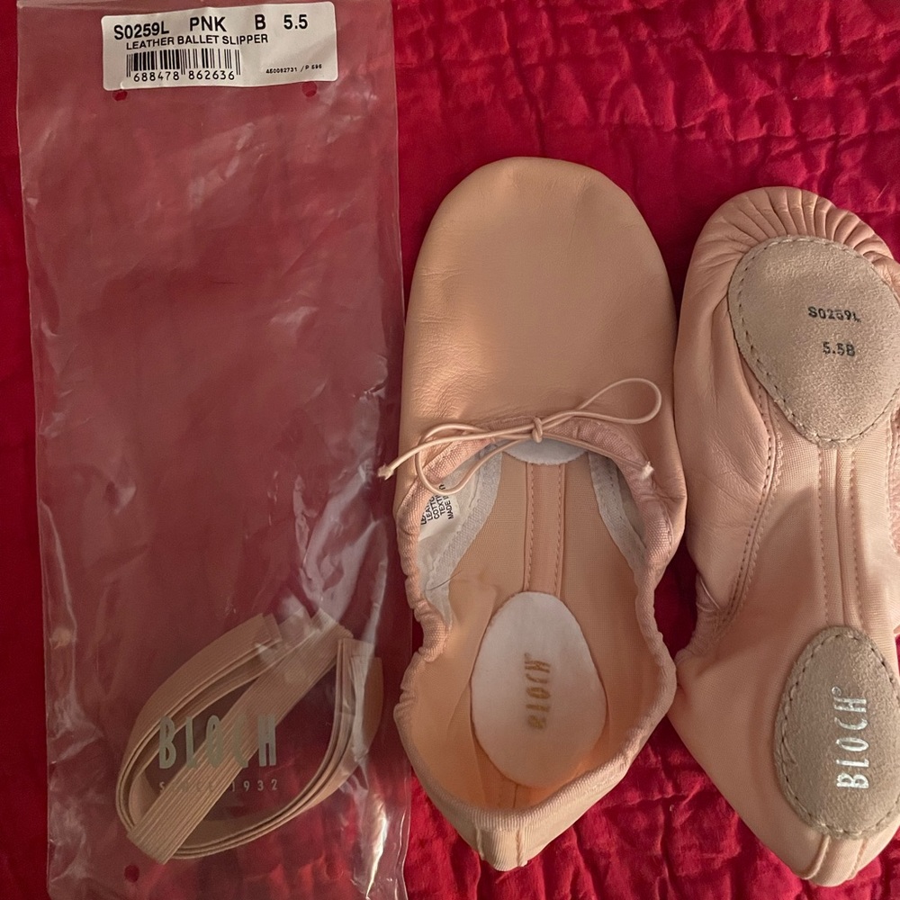Bloch leather ballet slippers pink size 5.5 for 7.5 regular size foot, New